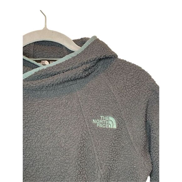 The North Face Womens Fuzzy Hoodie Sz Small Gray Zipped Pockets Long Sleeve Pull - Picture 3 of 5